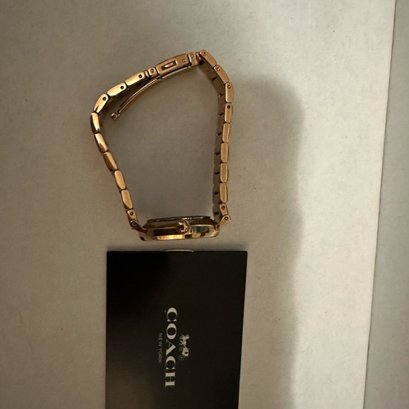 Women’s Coach Watch - Picture 5 of 5